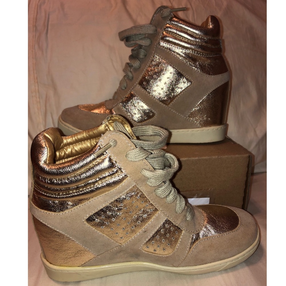 Shoes - Picture 3 of 3